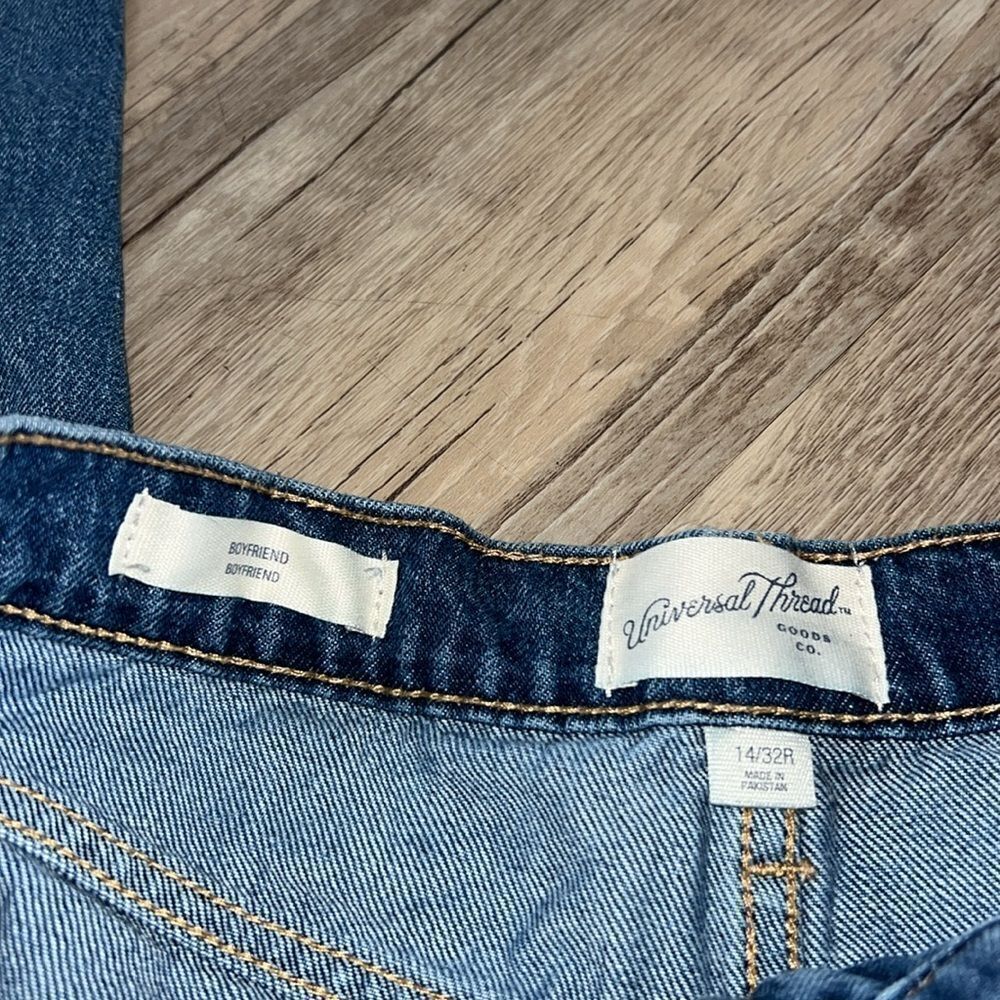Universal Thread boyfriend - Picture 2 of 4